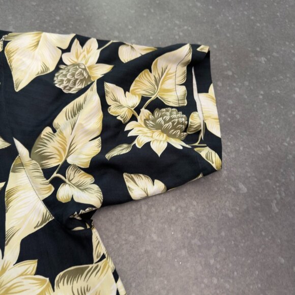 Tommy Bahama 100% Silk Floral Button-Down Shirt – Size XL - Picture 8 of 16